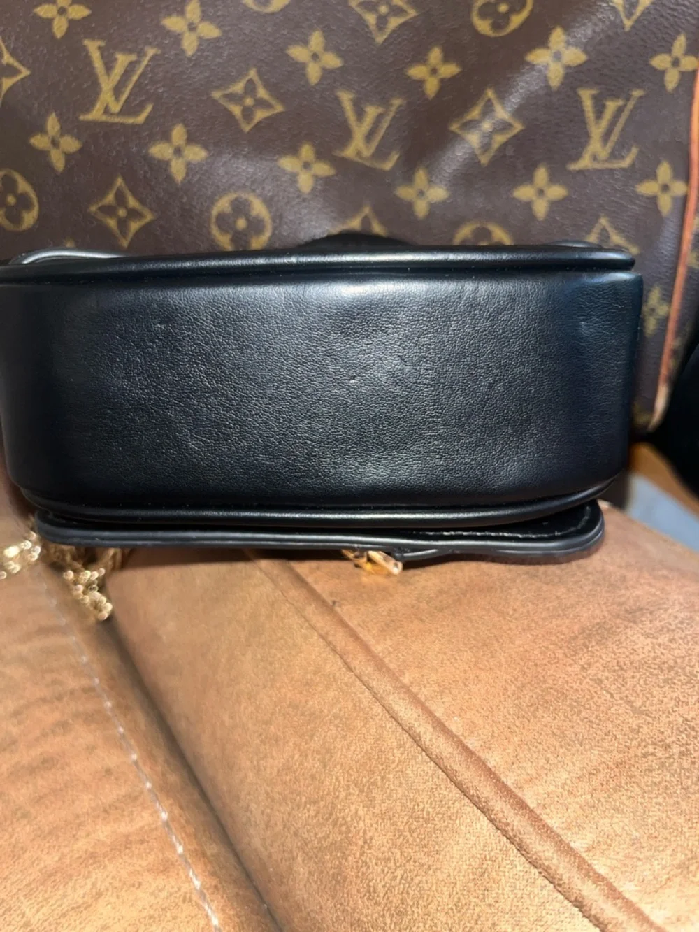 Crossbody - Picture 4 of 5